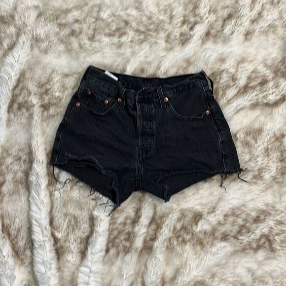 Levi’s mini black denim button front cut off shorts | Sz 25 - Picture 2 of 6